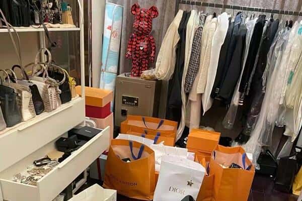 伊州区回收一线品牌衣服